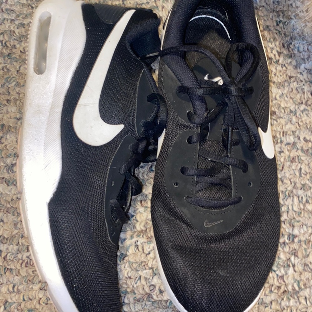 Sneakers (Nike Air)